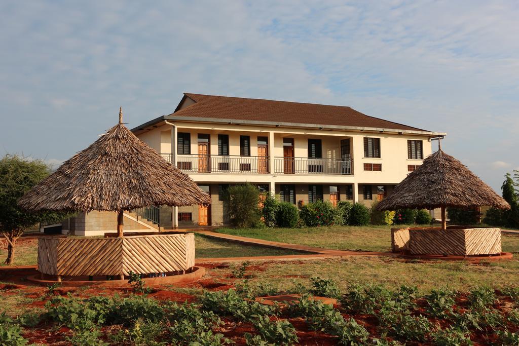 Voi Lutheran Guesthouse Exteriör bild